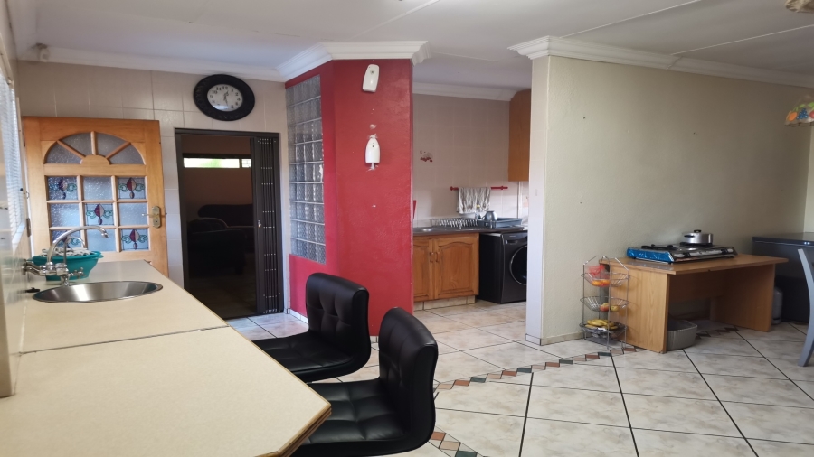 5 Bedroom Property for Sale in Miederpark North West